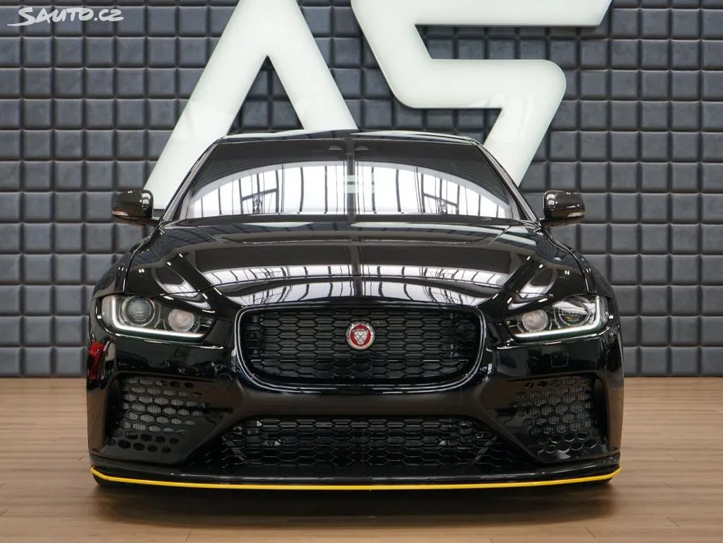 Jaguar XE SV Project8 AWD Track-Pack CZ Image 2