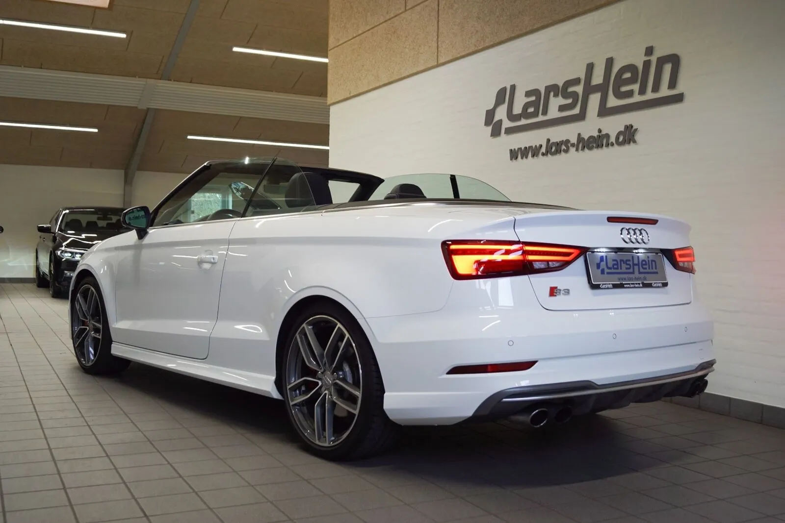 Audi S3 2,0 TFSi Cabriolet quattro S-tr. 2d Image 3