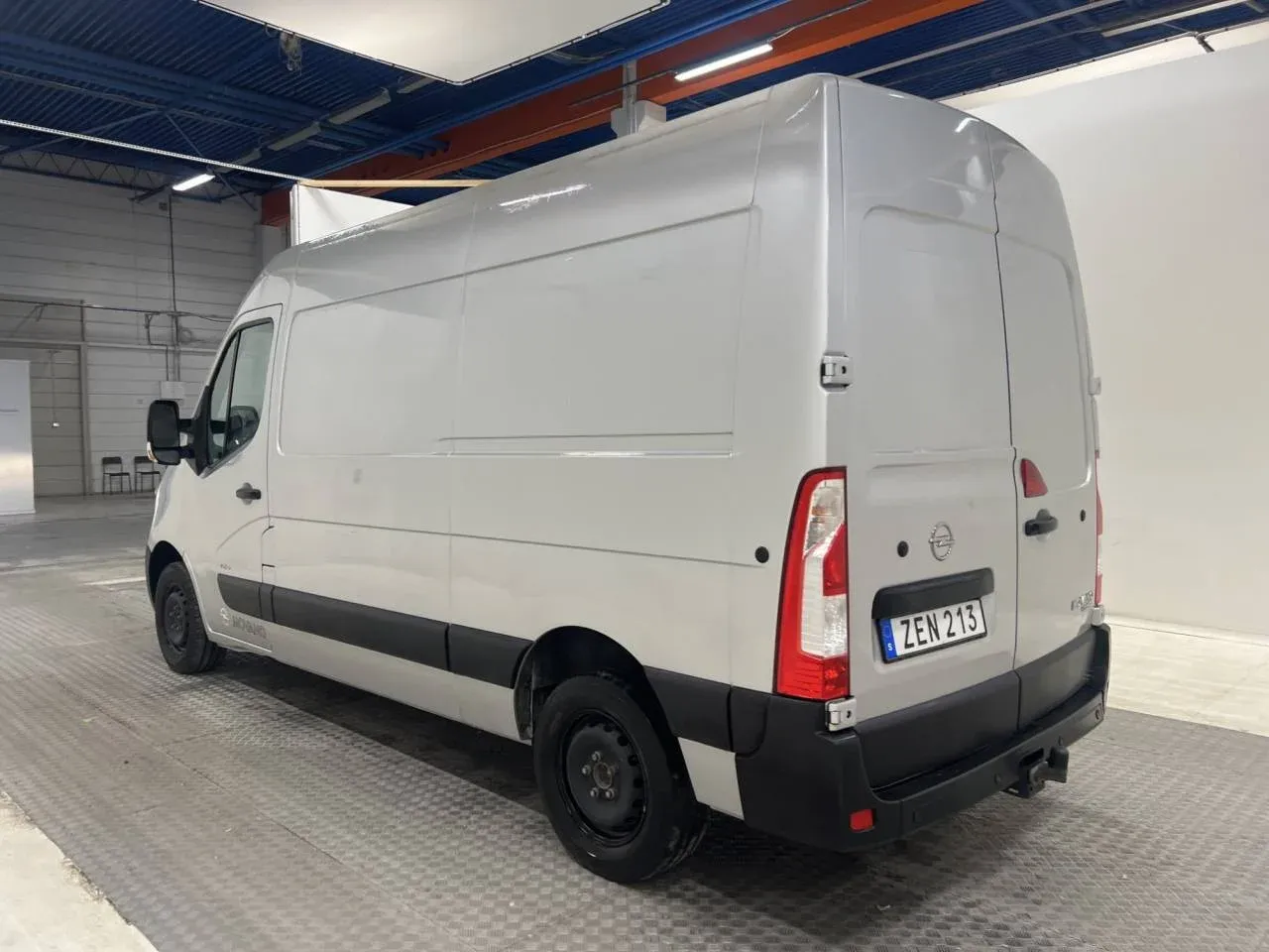 Opel Movano L2H2 170hk Värmare Dragkrok B-Kamera 1-Ägare Image 2